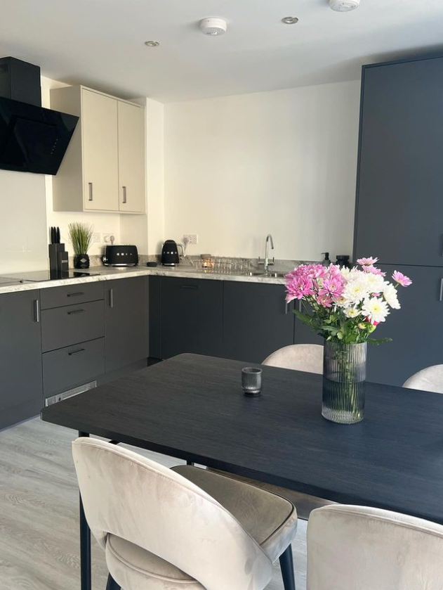 Instagram Duropal 4 no10_thealveston Light Cortona